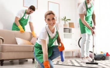 How To Clean Your Kitchen In Under 10 Minutes